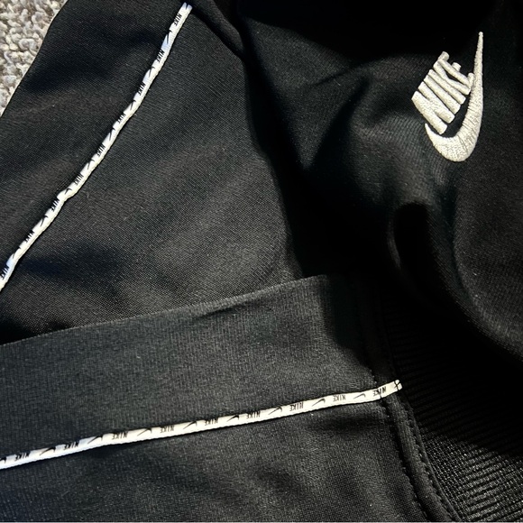 Trendy Cropped Tracksuit, by Nike - Picture 3 of 4